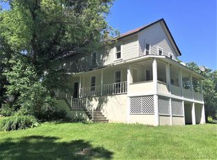 39921 93rd St, Genoa City, WI 53128