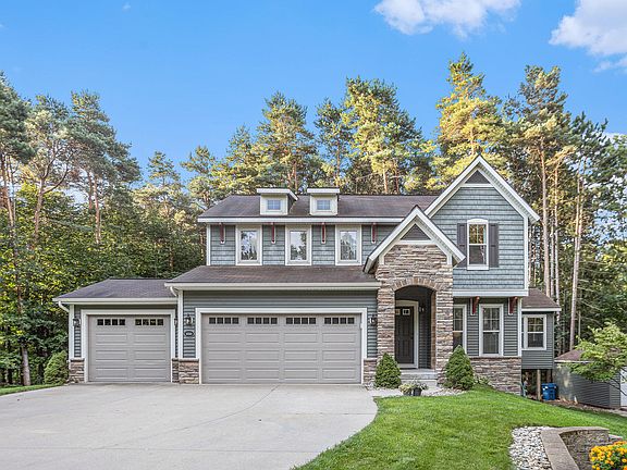 2nd image of 14350 Mackinaw Trl