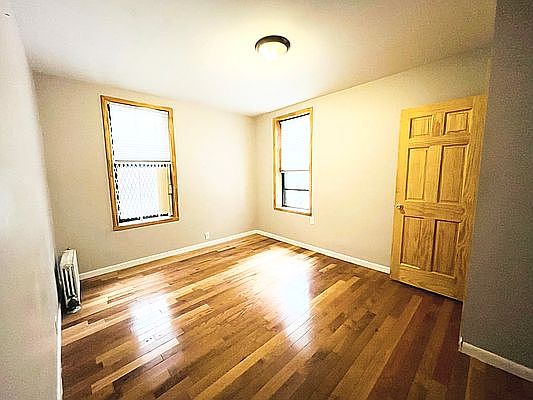 5th image of 830 W 177th St #D