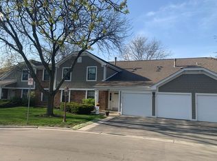 216 Deerpath Ct #D, Schaumburg, IL 60193