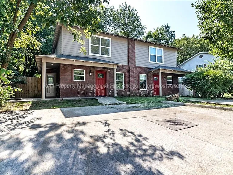 579 W Moan Pl — Photo 1