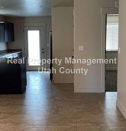 5th image of 411 S Spanish Trails Blvd