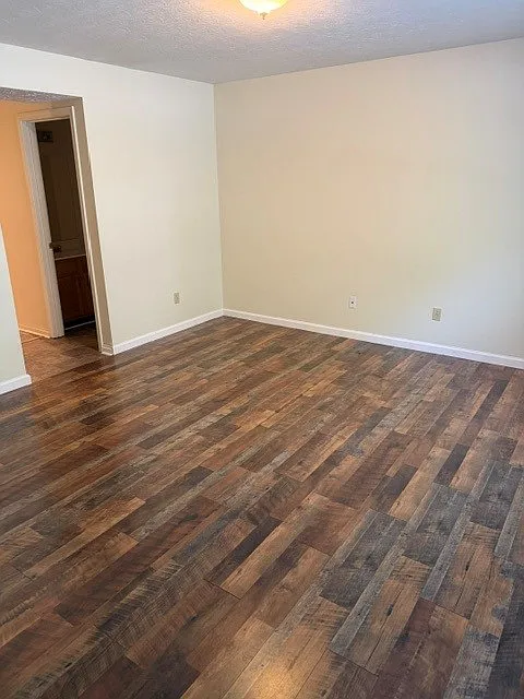 2 bed, 1.5 bath, $995 — Photo 3