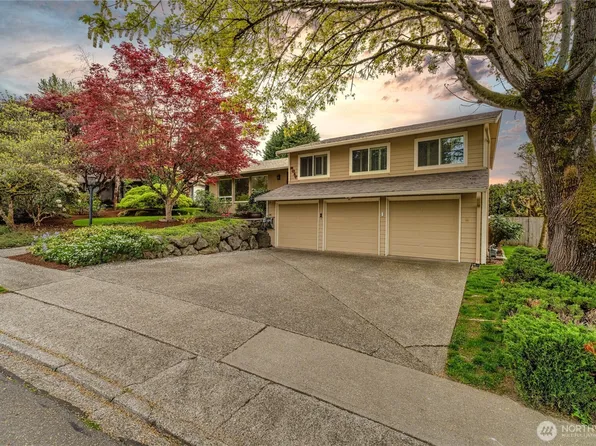 2017 Jones Circle SE, Renton, WA 98055