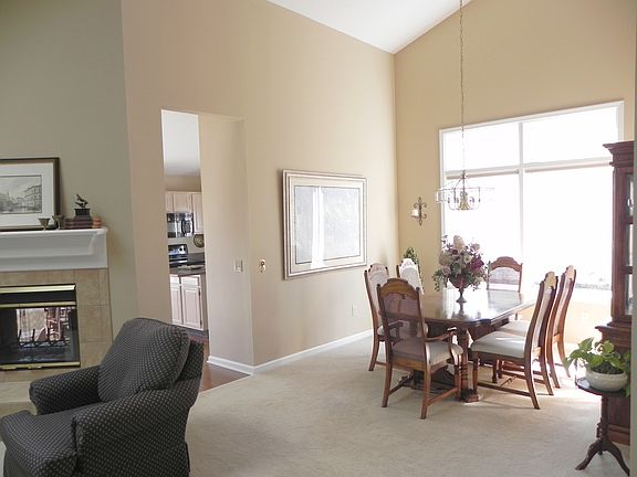 4th image of 2035 Fahey Dr