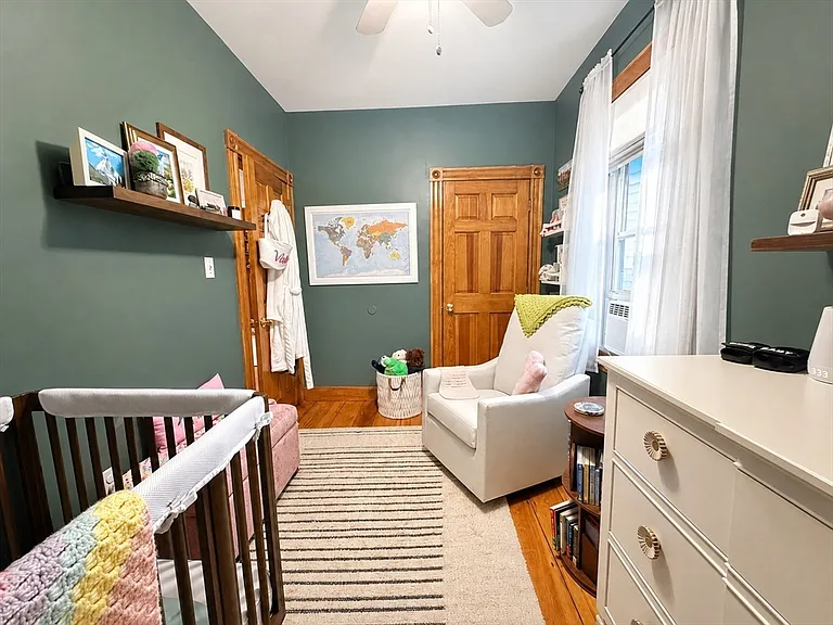727 E 3rd St #1 — Photo 16