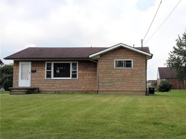 909 Hocking Rd, Belpre, OH 45714