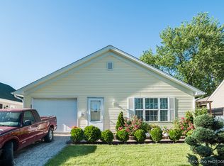 130 Heathgate Rd, Montgomery, IL 60538