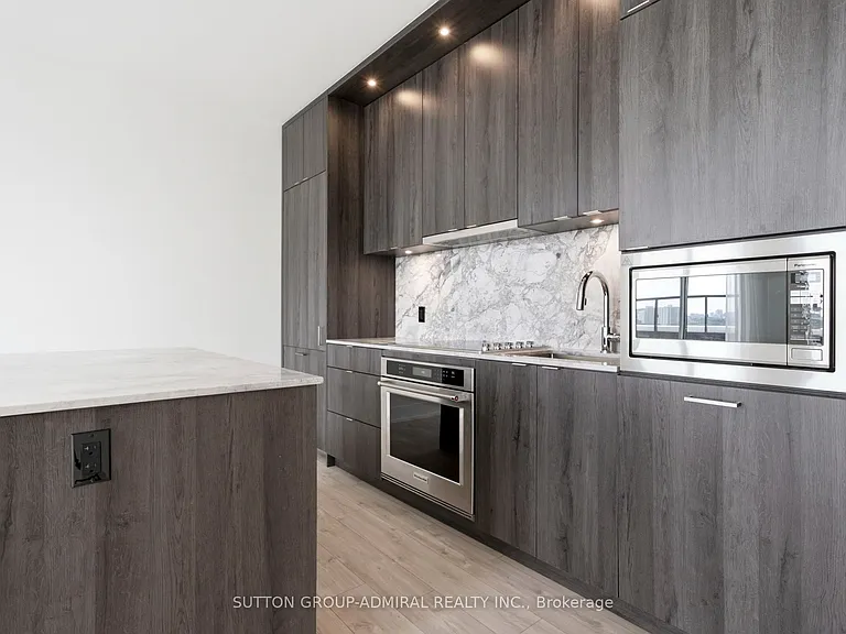 858 Dupont St #Penthouse 43 — Photo 9