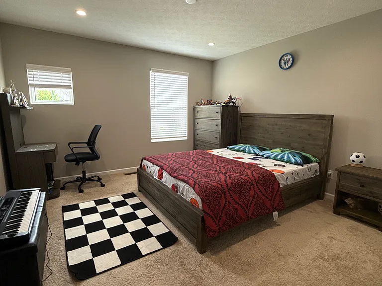 9398 Dewitt Dr — Photo 21