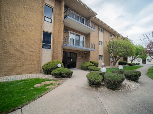 10109 S Cicero Ave APT 302, Oak Lawn, IL 60453