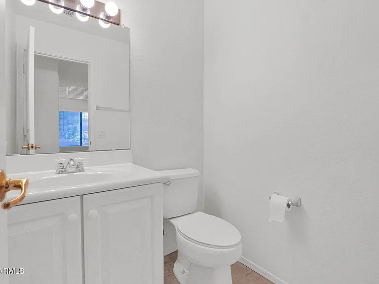 3415 E Menadota Dr — Photo 15