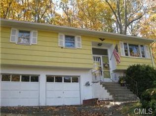 16 Pastors Walk, Newtown, CT 06470