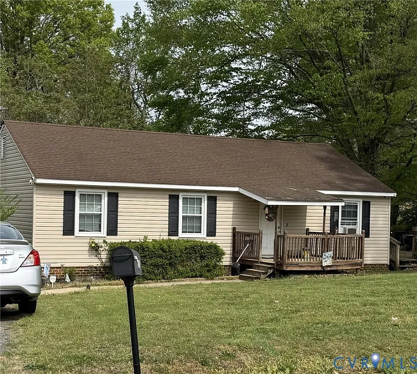 2803 Manchester Dr photo 1