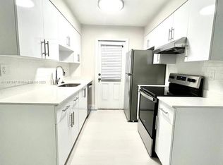 861 SW 74th Ter APT 101D, Pompano Beach, FL 33068