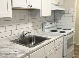35 W Main St #2672291, Farmingdale, NJ 07727