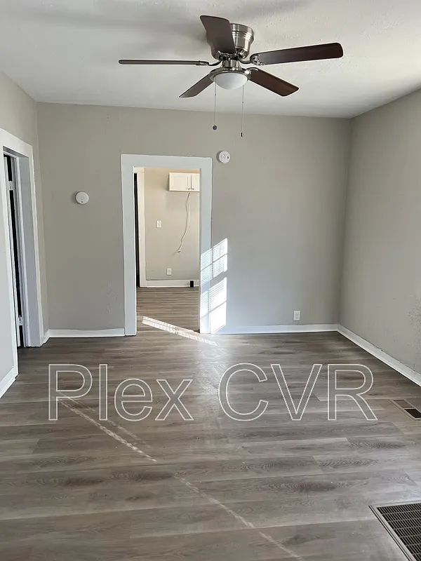 2 bed, 1.0 bath, 1350 sqft, $1,000 — Photo 4