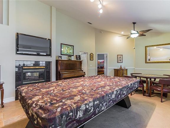 3rd image of 300 Oakwood Ct