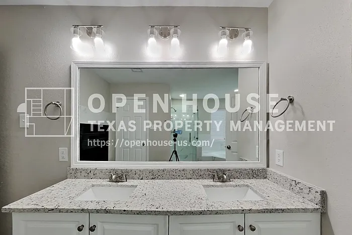 8718 Pines Place Dr — Photo 9