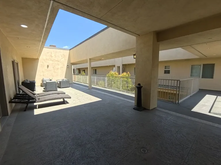 Vista Del Sol - Burbank — Photo 40