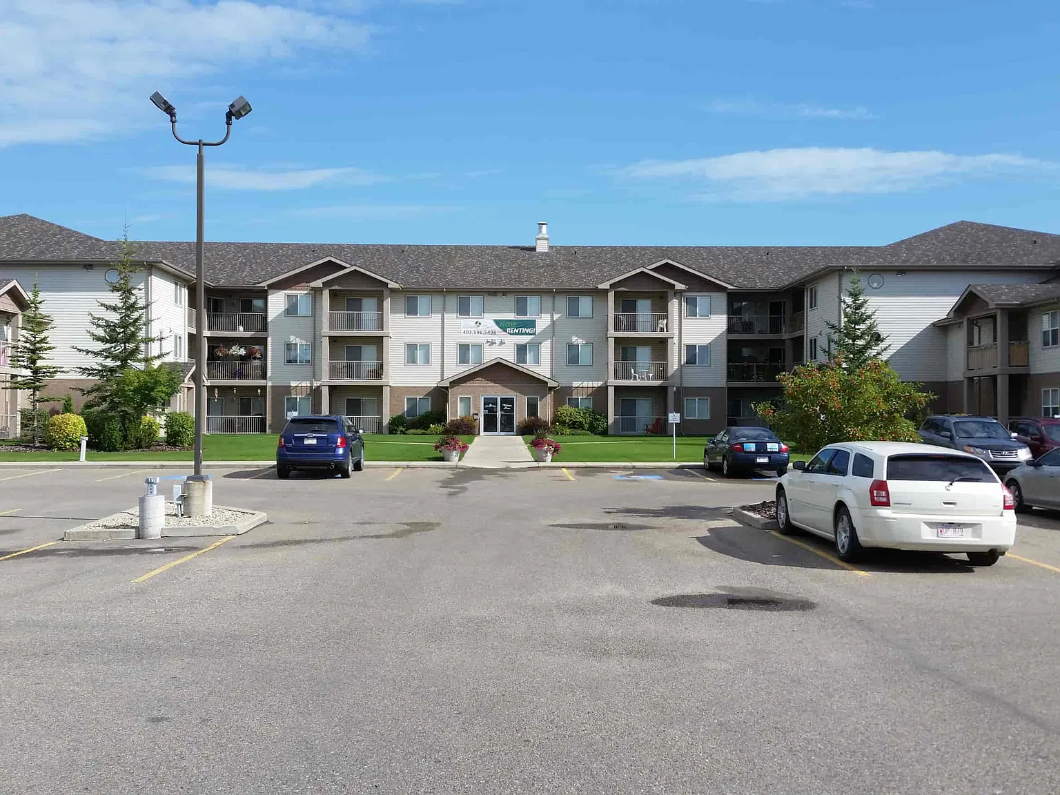 Lonsdale Court — Photo 4