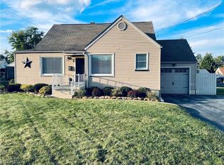 107 Renee Dr, Struthers, OH 44471