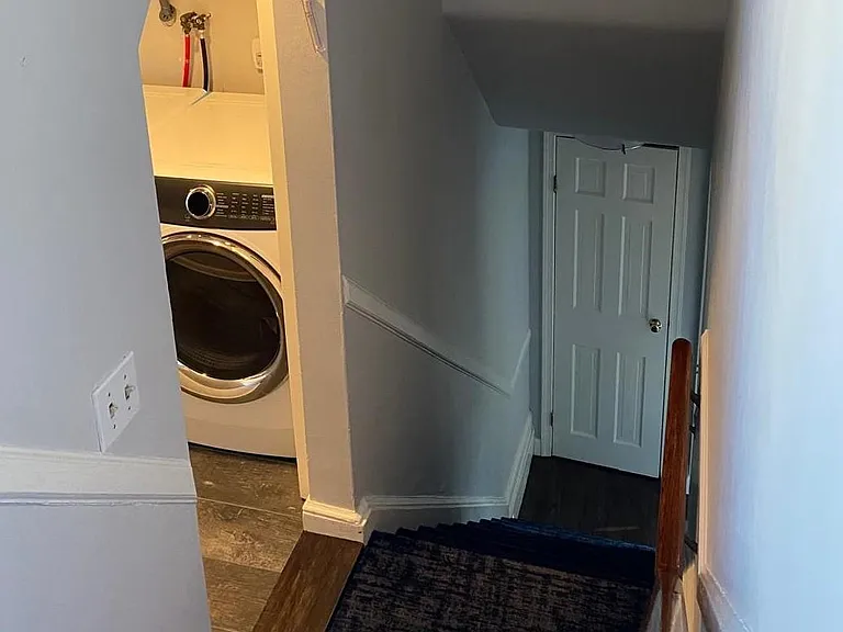 940 Smith Ln — Photo 16