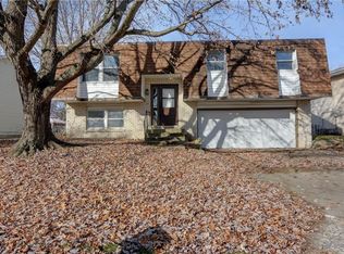 3575 Dove Dr, Decatur, IL 62526