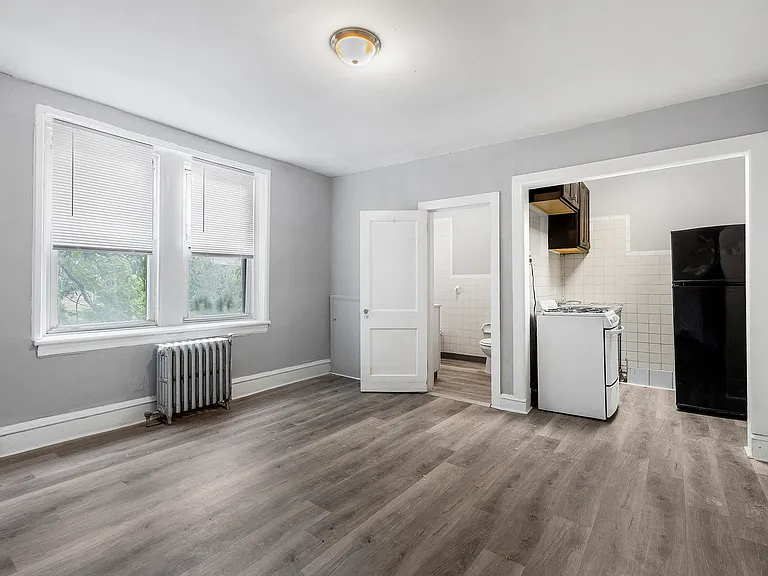 Living/Kitchen Area
