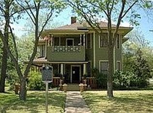 604 Prairie Ave, Cleburne, TX 76033