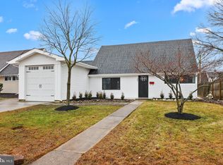 49 Micahill Rd, Levittown, PA 19056