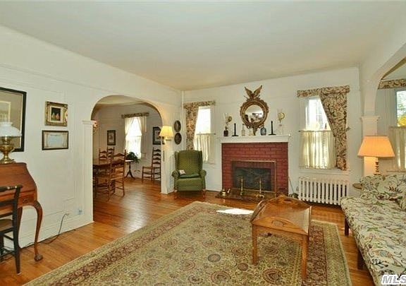 3rd image of 348 Houston Ave