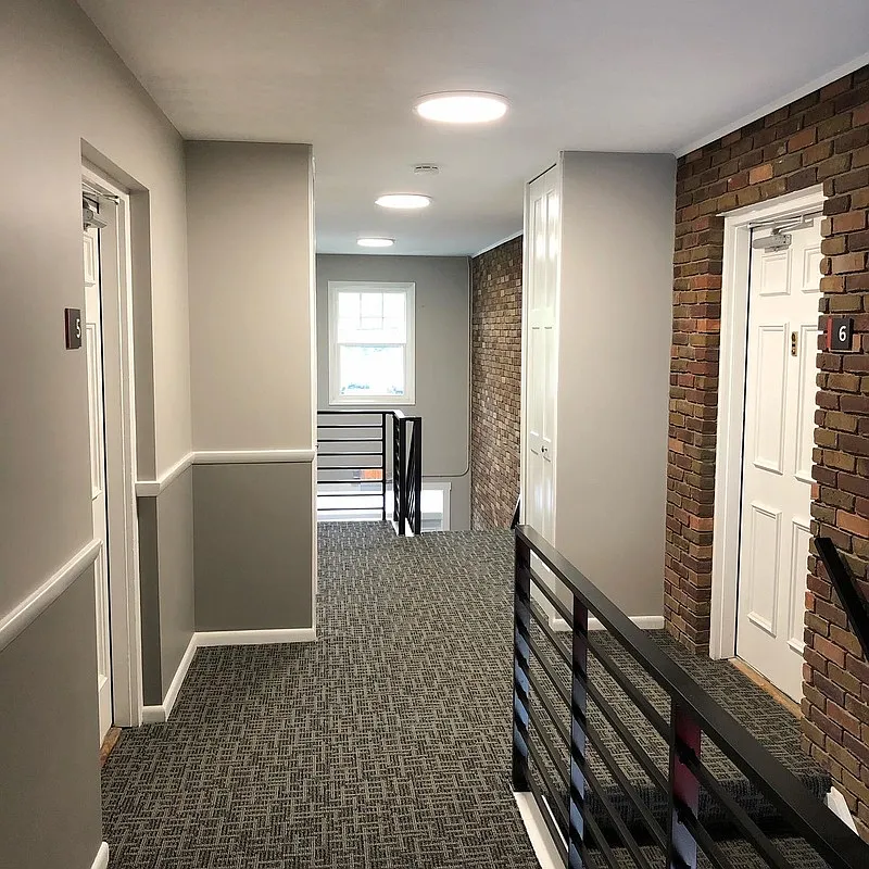 2 bed, 1.0 bath, 800 sqft, $1,295 — Photo 2