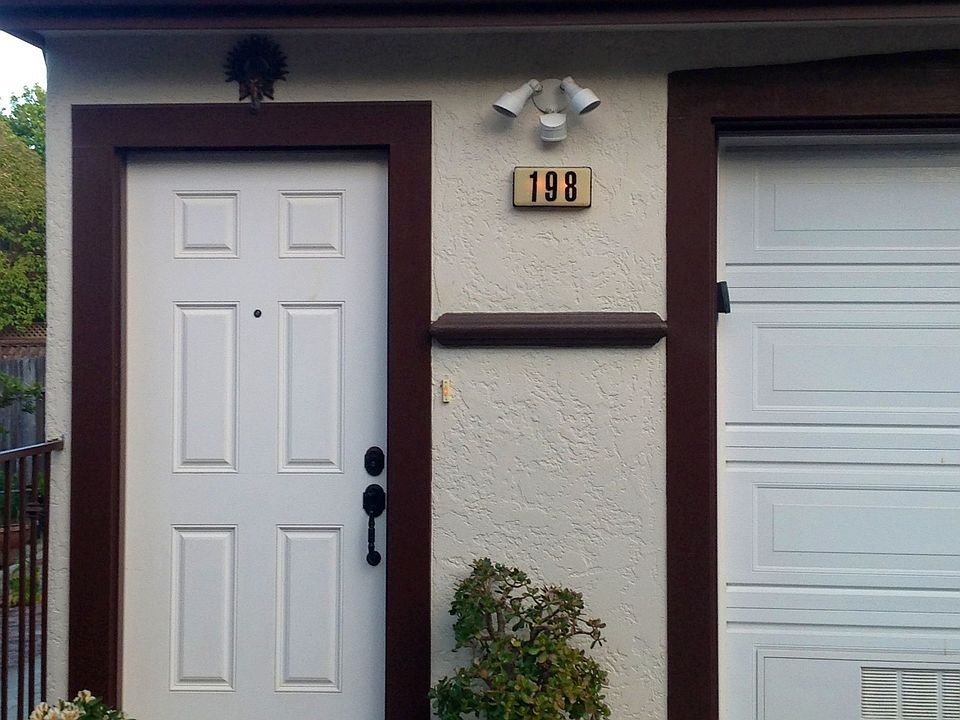 2nd image of 196 Willow Ave #198