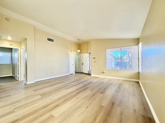 4th image of 1009 Torington Dr