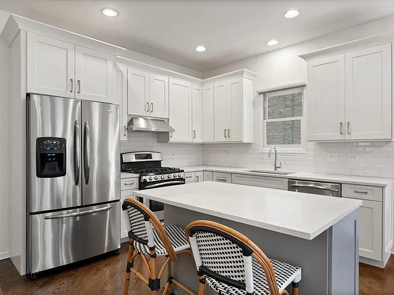 1310 W Fletcher St #1E — Photo 9