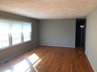1908 Winchester Dr, Champaign, IL