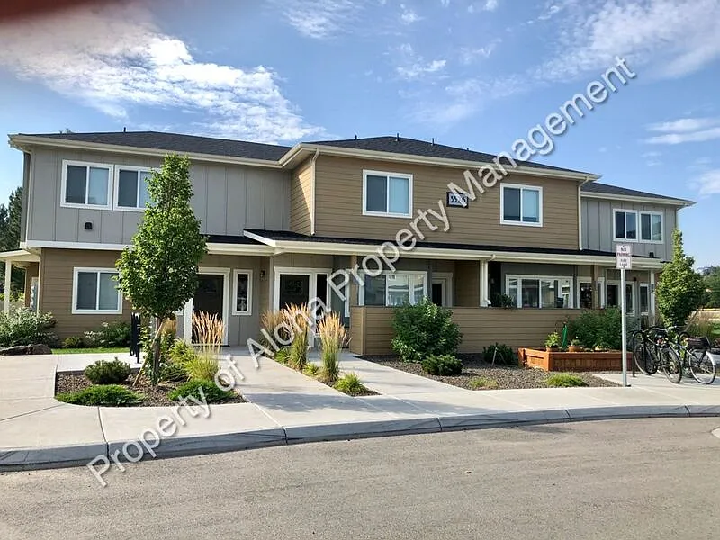 3526 E Grand Forest Dr #102