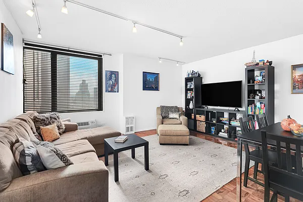 Rented by Corcoran | media 7