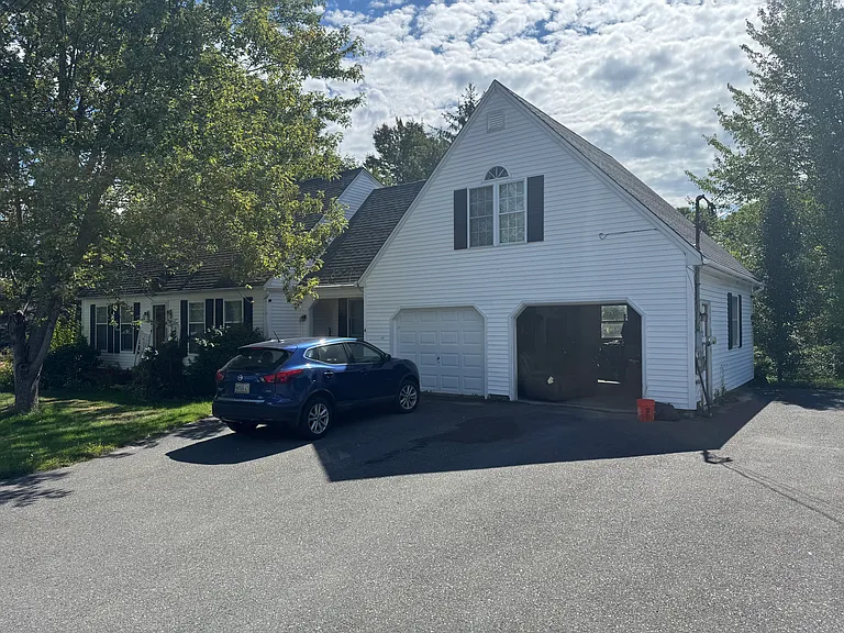 Clearview Ave — Photo 21