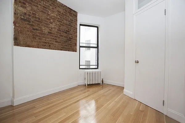 Rented by Weinstein Realty Group | media 21