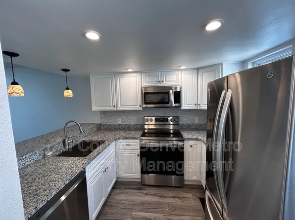 7250 Devinney Ct APT E, Arvada, CO 80005