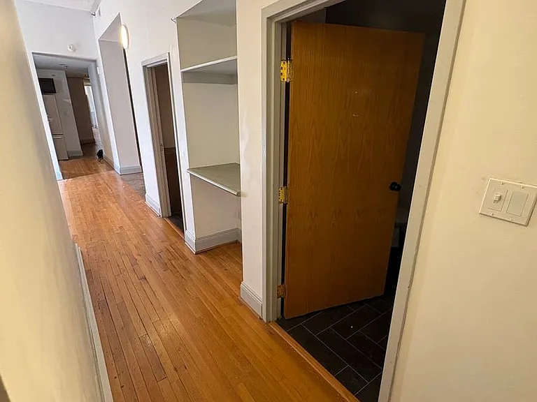 110 W Summit Hill Dr — Photo 23