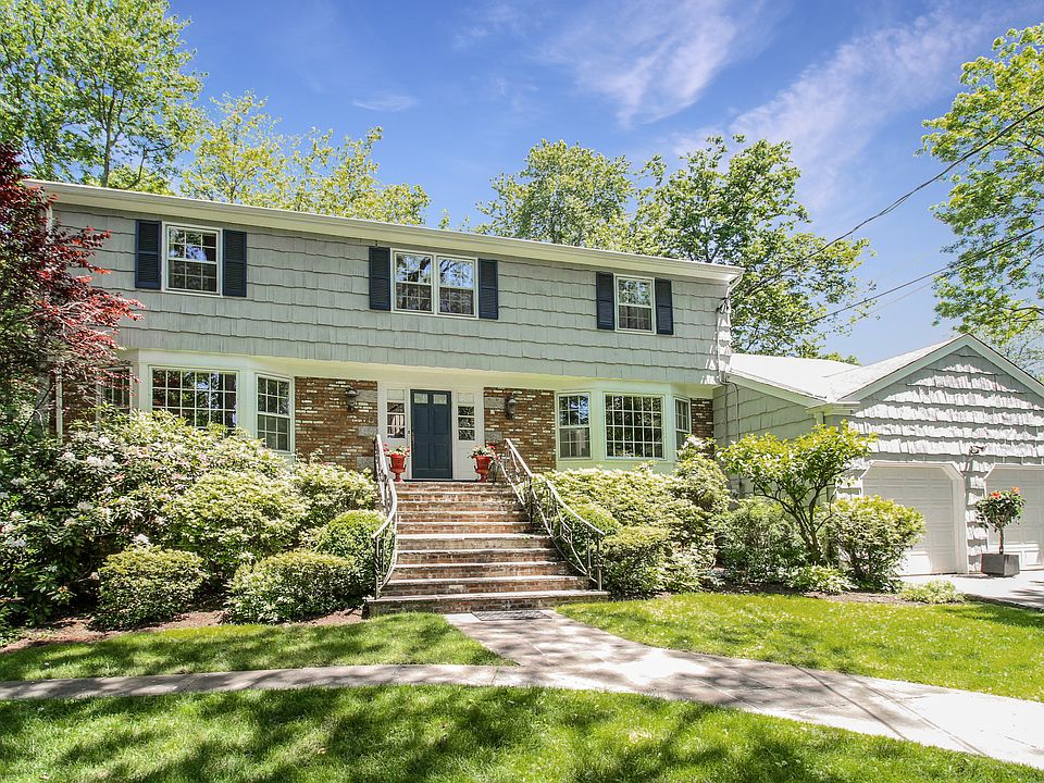 1st image of 9 Cherry Ln