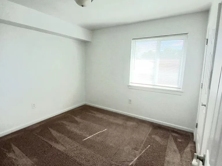 1700-1790 Liberty Ln — Photo 10