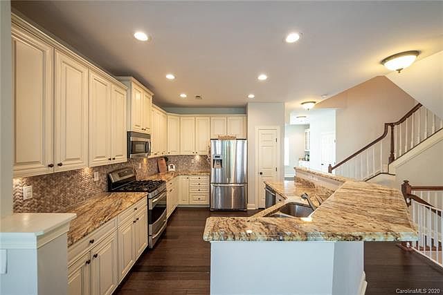 1st image of 6421 Silver Star Ln