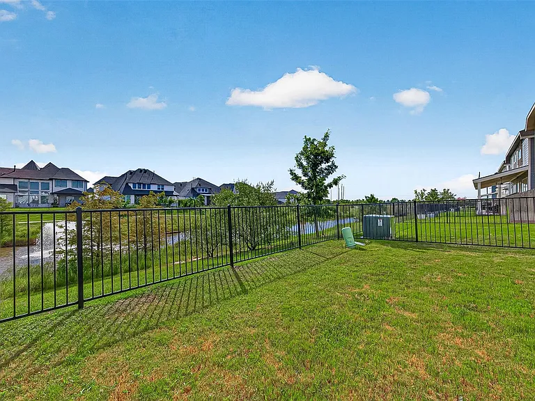 5558 Amber Brook Ln — Photo 42