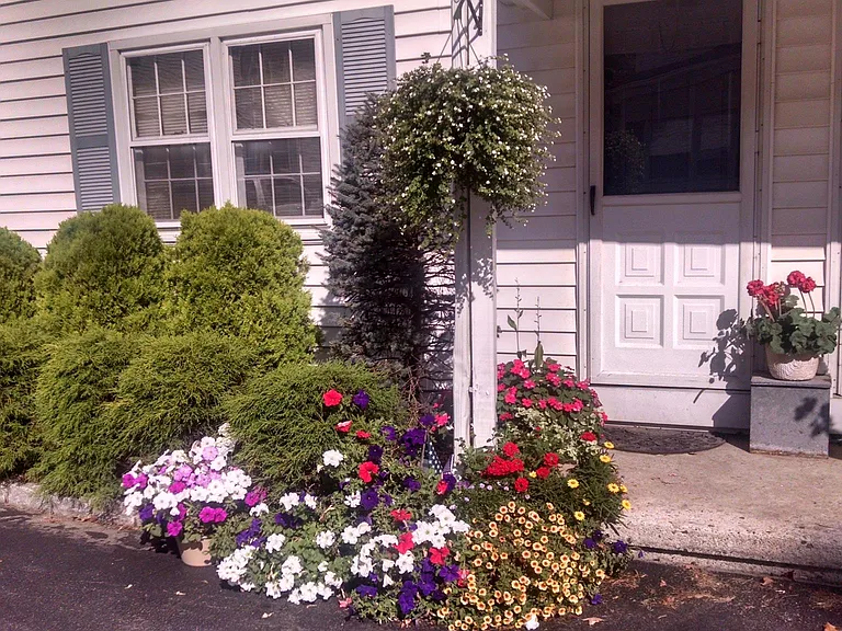 10 Lane St — Photo 3