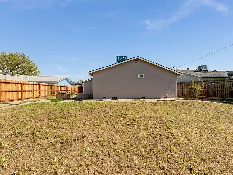 7726 Laurie Way — Photo 27