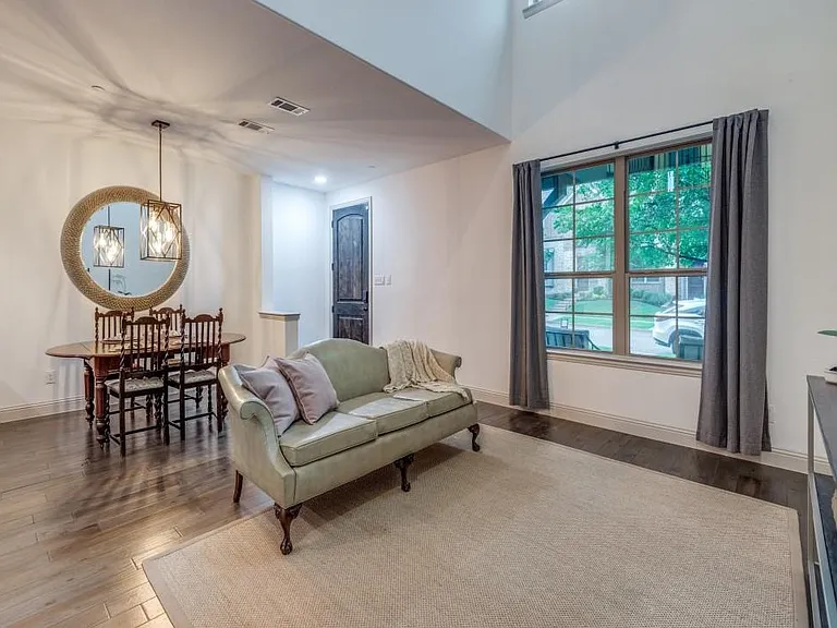 6285 Davison Way — Photo 3